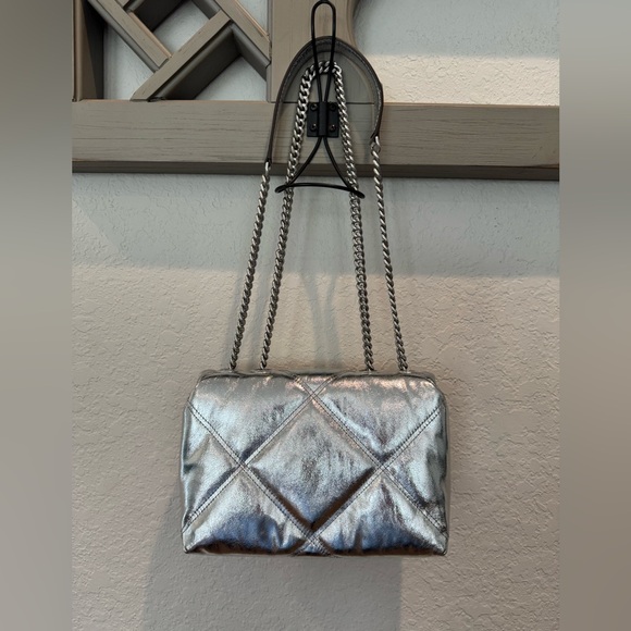 New Tory Burch Kira Metallic Diamond Quilt Convertible Shoulder Bag Purse Silver - Picture 5 of 13
